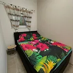 Gartenwohnung Mit Terrasse Und Parkplatz